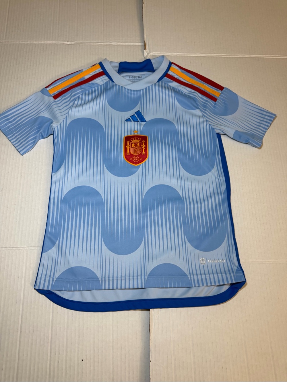 Spain National Team adidas 2022 Away Jersey - Youth S 9-10